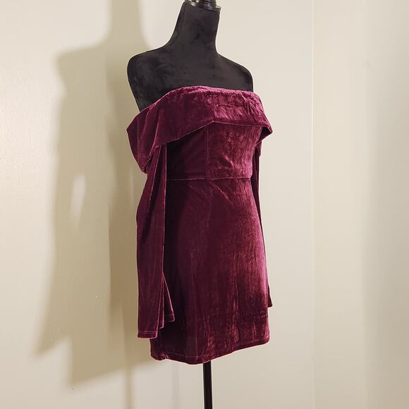 LULUS Glam Plum Velvet Off-the-Shoulder Mini Dress, Size Medium - Picture 6 of 14